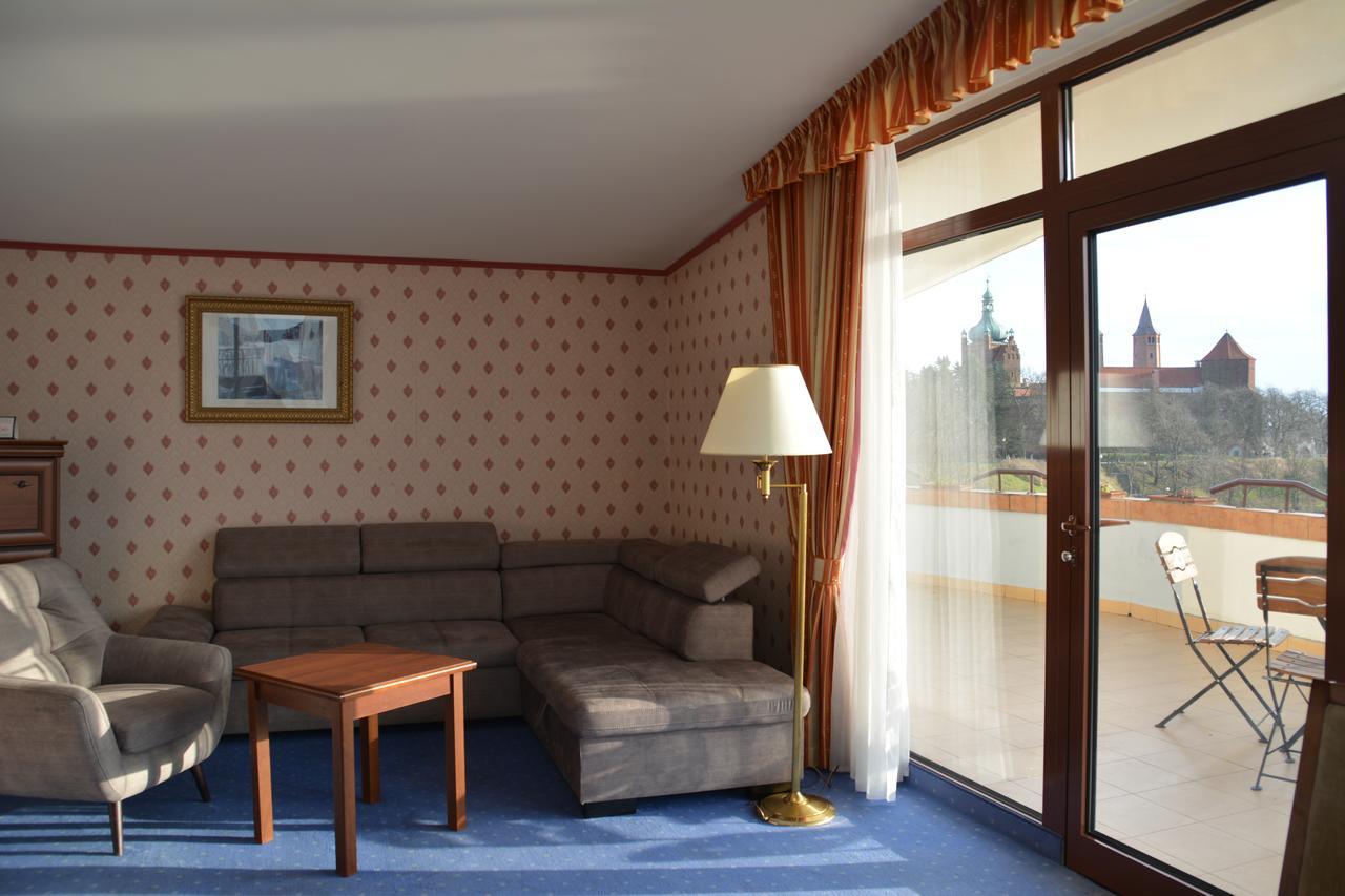 Hotel Starzynski ปวอตสก์ ภายนอก รูปภาพ